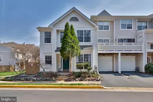 14445 Glencrest Cir, Centreville, VA 20120 - Photo 1