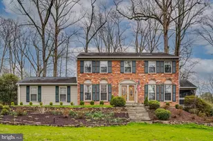 723 Forest Park Rd, Great Falls, VA 22066 - Photo 1