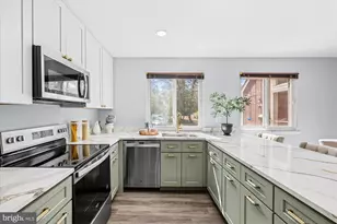 1431 Greenmont Ct, Reston, VA 20190 - Photo 1