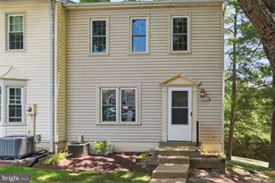 6439 Birch Leaf Ct, Burke, VA 22015 - Photo 1