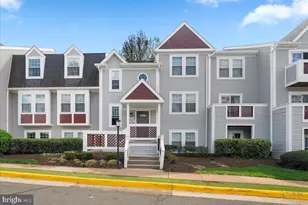 12942 Grays Pointe Rd, Fairfax, VA 22033 - Photo 1