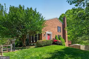 9129 Blarney Stone Dr, Springfield, VA 22152 - Photo 1