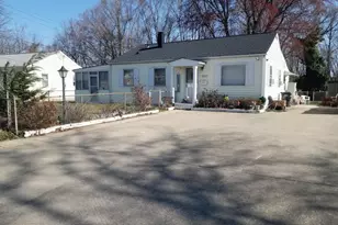 3212 Campbell Dr, Alexandria, VA 22303 - Photo 1