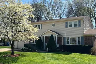 9113 Donna Dean Dr, Springfield, VA 22153 - Photo 1