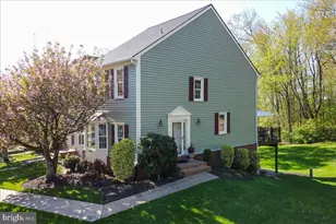 14083 Betsy Ross Ln, Centreville, VA 20121 - Photo 1