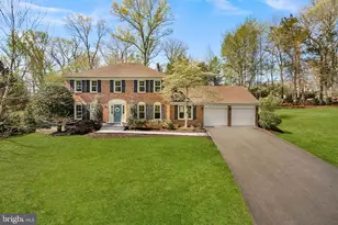 811 Follin Farm Ln, Great Falls, VA 22066 - Photo 1