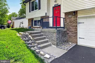 8373 Magic Leaf Rd, Springfield, VA 22153 - Photo 1