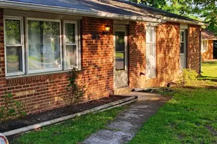 936 Longfellow Ct, Herndon, VA 20170 - Photo 1