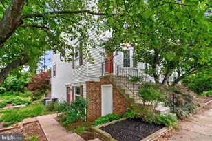 4194 Pleasant Meadow Ct, Chantilly, VA 20151 - Photo 1