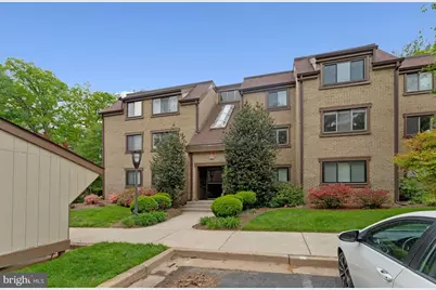 1621 Parkcrest Circle #201, Reston, VA 20190 - Photo 1