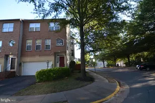 2946 Saxon Flowers Dr, Fairfax, VA 22031 - Photo 1