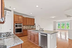 9653 Pullman Pl, Fairfax, VA 22031 - Photo 1