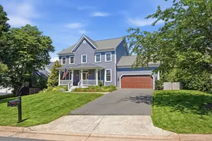 10206 Palmer Glen Ct, Oakton, VA 22124 - Photo 1