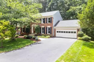 8153 Ships Curve Ln, Springfield, VA 22153 - Photo 1