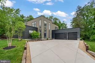 7404 Sportsman Dr, Falls Church, VA 22043 - Photo 1