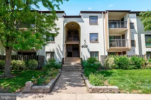 605 Center St, Herndon, VA 20170 - Photo 1