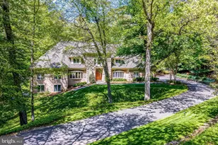 2402 Oakmont Ct, Oakton, VA 22124 - Photo 1