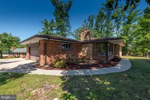 7041 Cindy Ln, Annandale, VA 22003 - Photo 1