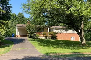 852 Constellation Dr, Great Falls, VA 22066 - Photo 1