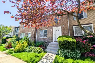 7993 Tyson Oaks Cir, Vienna, VA 22182 - Photo 1