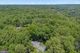 8000 Seven Hills Ct, Clifton, VA 20124 - Photo 5