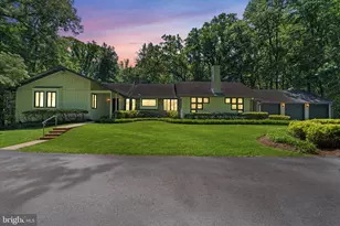 8000 Seven Hills Ct, Clifton, VA 20124 - Photo 3