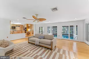 8000 Seven Hills Ct, Clifton, VA 20124 - Photo 9