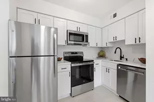 5800 Royal Ridge Dr, Springfield, VA 22152 - Photo 1