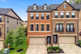 9271 Wood Violet Ct, Fairfax, VA 22031 - Photo 1