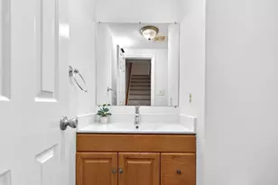 4867 Carriagepark Rd, Fairfax, VA 22032 - Photo 9