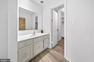 4867 Carriagepark Rd, Fairfax, VA 22032 - Photo 37