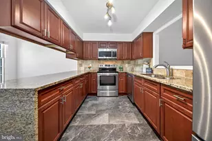 4867 Carriagepark Rd, Fairfax, VA 22032 - Photo 3