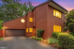 2105 S Bay Ln, Reston, VA 20191 - Photo 1