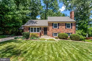 8916 Moreland Ln, Annandale, VA 22003 - Photo 1