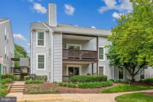10090 Oakton Terrace Rd, Oakton, VA 22124 - Photo 1