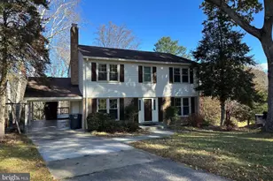 9830 Meadow Valley Dr, Vienna, VA 22181 - Photo 1