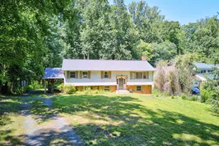 9040 Weant Dr, Great Falls, VA 22066 - Photo 1