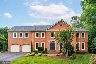 8424 Holly Leaf Dr, McLean, VA 22102 - Photo 1