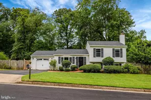 12607 Glenbrooke Woods Dr, Herndon, VA 20171 - Photo 1