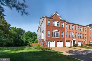 13642 Flying Squirrel Dr, Herndon, VA 20171 - Photo 1