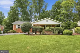 6922 Sydenstricker Rd, Springfield, VA 22152 - Photo 1