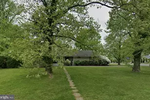 7117 Oak Ridge Rd, Falls Church, VA 22042 - Photo 1