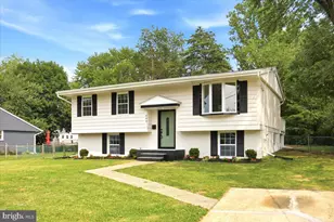 402 Pickett Ln, Herndon, VA 20170 - Photo 1