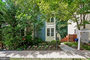 11194 Silentwood Ln, Reston, VA 20191 - Photo 1