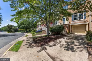 5142 Woodford Dr, Centreville, VA 20120 - Photo 1