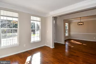 26005 Hartwood Dr, Chantilly, VA 20152 - Photo 3