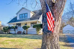 15 N Locust St, Round Hill, VA 20141 - Photo 1