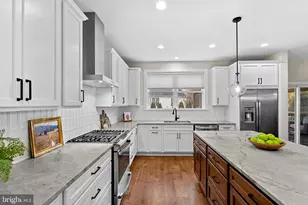 35611 Hamlet Ct, Round Hill, VA 20141 - Photo 1