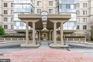 19385 Cypress Ridge Terrace, Leesburg, VA 20176 - Photo 1