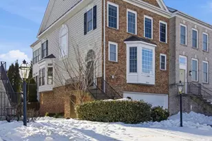 18544 Pineview Square, Leesburg, VA 20176 - Photo 1